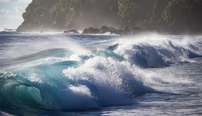 La beauté des paysages à Futuna et des vagues de l'océan pacifique